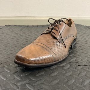 Vince Camuto Fanto Perforated Leather size 11